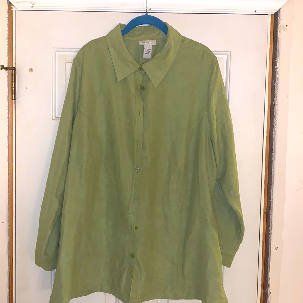 Green long sleeves top